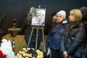 У Києві попрощалися з видатним журналістом Володимиром Мостовим
