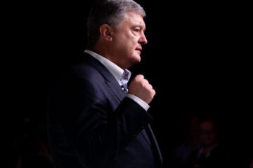 Воєнний парад є питанням пріоритетів президента – Порошенко