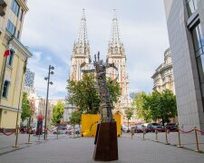 У центрі Києва встановили скульптуру, що символізує вируючу італійську душу