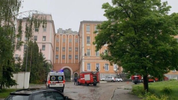 Пожежа в Олександрівській лікарні: головний лікар підозрює підпал