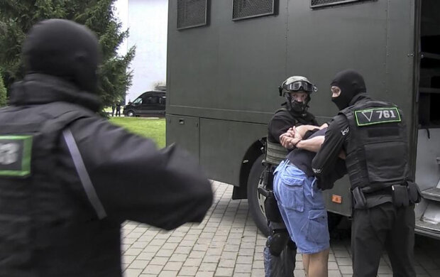 ДБР викликало на допит Юрія Бутусова та Яніну Соколову через справу вагнерівців