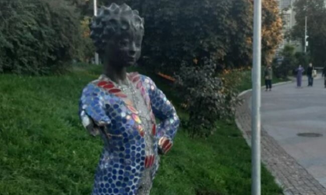 Поліція шукає вандалів, що познущались над Маленьким Принцом