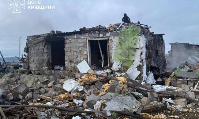 Ранкова обстрільна атака на Фастівщину: ворожий удар по оселі багатодітної сім’ї