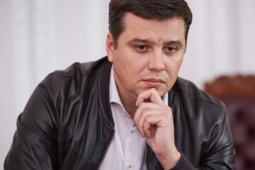 Рішення про заміну Віктора Бондаря було прийнято одразу після президентських виборів – голова політради “Відродження” Пилипенко