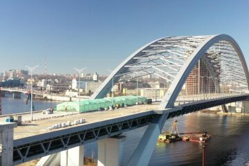 Комісія Київради розглядає проєкт будівництва метро на Троєщину, а також тролейбусних ліній до Броварів та Бучі