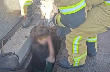 Порятунок під Хрещатиком: у Києві патрульні та ДСНС дістали дітей із підземної каналізації