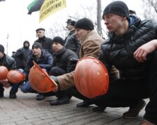 У Києві стартували протести гірників (відео)