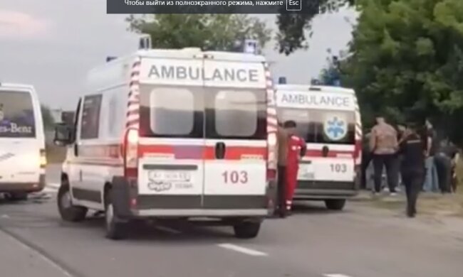 Під Харковом розстріляли автобус