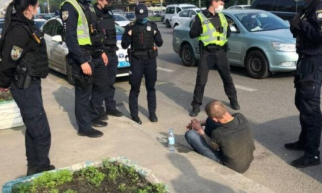 На Нивках чоловік під наркотиками намагався вчинити суїцид