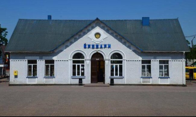 13-річну дівчину вразило струмом на даху вагона у Броварах: вона піднялася на потяг
