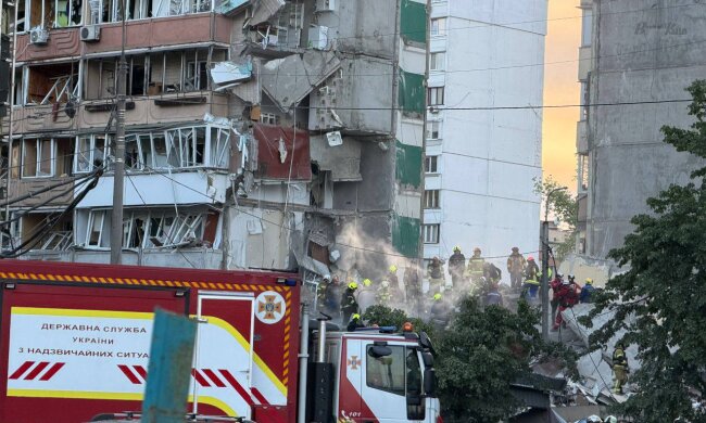 Удар по багатоповерхівці в Дарницькому районі: кількість жертв зросла до п’яти осіб, серед загиблих — 12-річна дитина