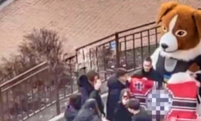 Прокуратура почала розслідування через демонстрацію молоддю нацистської символіки в Києві