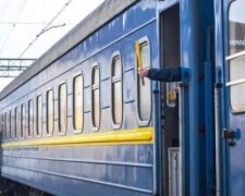 На Київщині потяг на смерть переїхав жінку