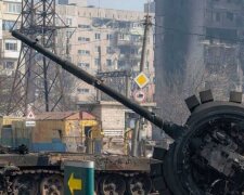 На Донбасі ворог штурмує позиції ЗСУ і пробує взяти під контроль Попасну, Рубіжне та Маріуполь
