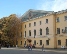 На Подолі попри заборону розбирають корпус-пам’ятку Могилянки