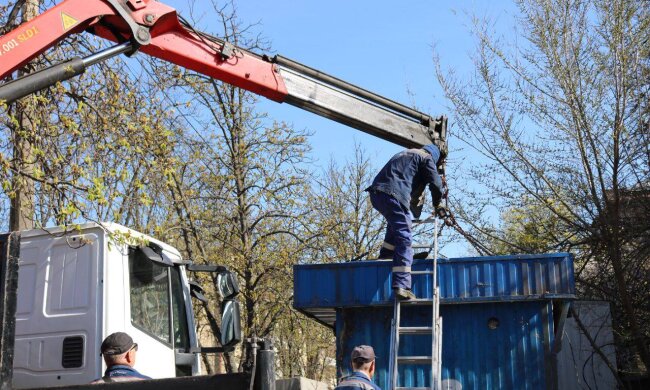 Кінець епохи самобудів: на Солом’янці за скаргами мешканців масово демонтують незаконні МАФи