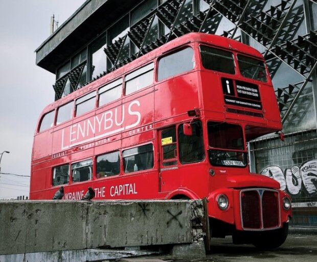 Легендарний червоний автобус-кафе Lenny Bus тепер стоятиме біля Житнього ринку