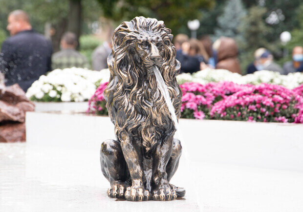 З Мюнхенського скверу в Києві вкрали статуї левів