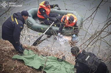 Смертельна ніч на Білоцерківщині: рятувальники дістали з озера тіло 19-річної дівчини, яка втопилася у селі Щербаки