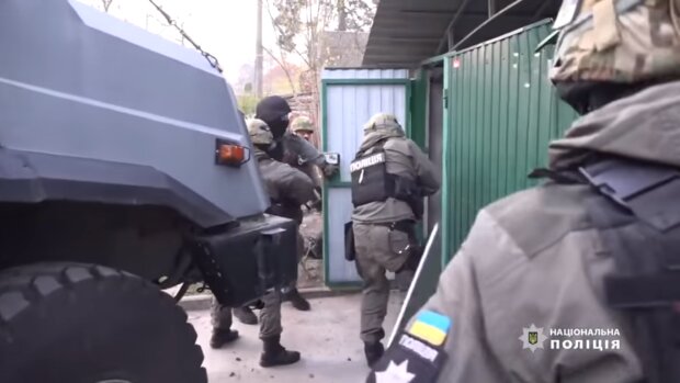 Вилучили метадон на 2 млн доларів: в Києві правоохоронці викрили потужний наркосиндикат (відео)