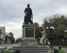 Російські військові вкрали ще один пам’ятник з Херсону – Потьомкіну