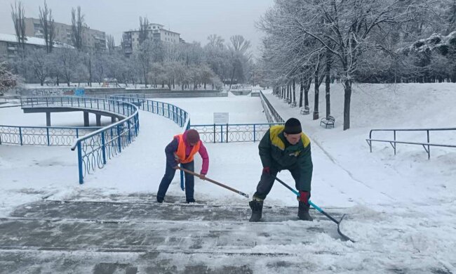 Штрафи за лід і сніг: підсумки інспекцій з благоустрою в Києві та санкції для порушників