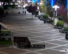 Під Києвом побили ветерана АТО, а нападників відпустили: люди вийшли на мітинг (відео)