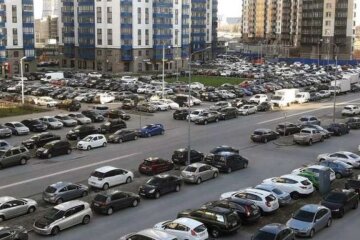 З мешканців центру Києва хочуть брати до 11 тисяч гривень за паркування