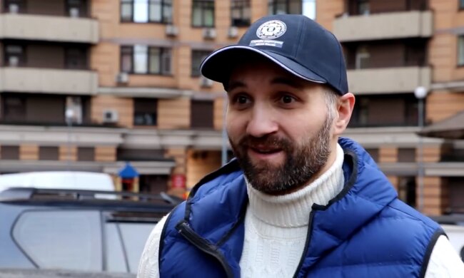 Герой Казбек Тадеєв: випадковий свідок врятував подружжя з потопаючого авто (відео)