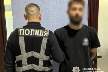 У Києві чоловік «поховав» матір, щоб виманити гроші у власної пасії, а потім обікрав її