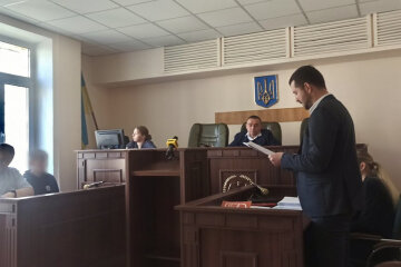 Дніпровський райсуд взяв під арешт підлітків, які побили військовослужбовця в Гідропарку