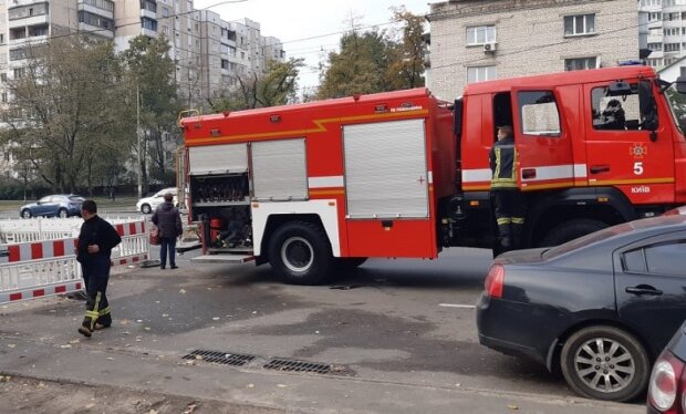 Швидкі, вибух газу та постраждалі: надзвичайна подія у Києві (фото, відео)
