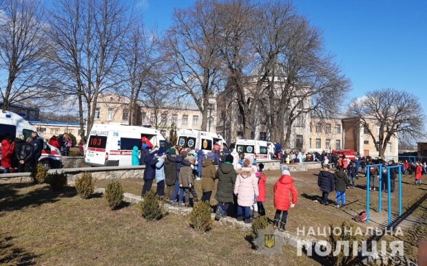 16 школярів госпіталізували: в школі на Київщині розпилили сльозогінний газ