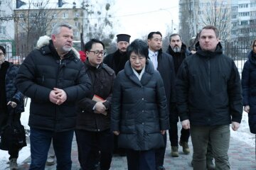 Голова МЗС Японії відвідала Бучу та Ірпінь