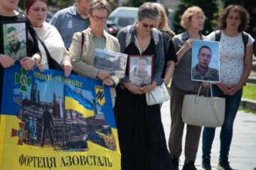 500 днів полону — 27 серпня на Майдані родини захисників Маріуполя зберуться на мирну акцію