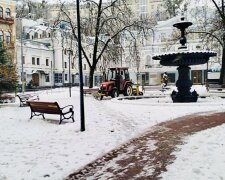 Київ після снігопаду накрили мокрий сніг із дощем — комунальники ведуть боротьбу з негодою