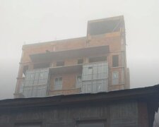 Суд оголосив дев’ятиповерховий будинок в Києві чотириповерховим з антресолями