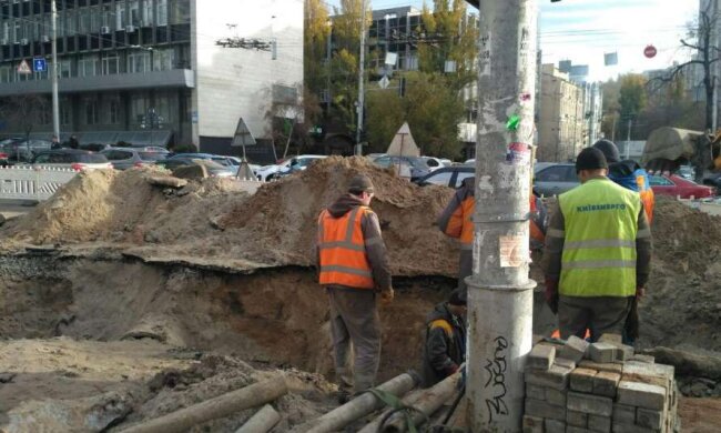 В КМДА розповіли, коли нарешті полагодять труби на Шота Руставелі (відео)