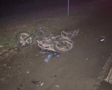 Під Києвом чоловік на Dodge збив мотоцикл Mustang: пасажир помер у “швидкій”, другий постраждалий у лікарні