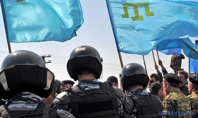 Кримських татар примусово доправляють до військкоматів на окупованому півострові