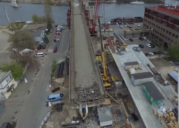 Асфальтування Подільсько-Воскресенського мосту розпочнеться у травні: Кличко (відео)
