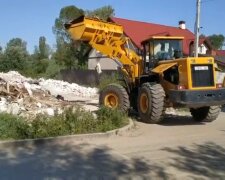 На Солом’янці ліквідували величезне сміттєзвалище (відео)