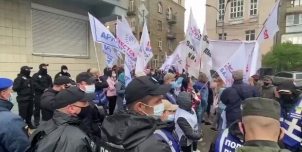 Учасники акції протесту в Києві попросили Блінкена про допомогу (відео)