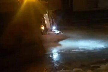 У столиці ліквідували прорив водопроводу на вулиці Оболонській на Подолі