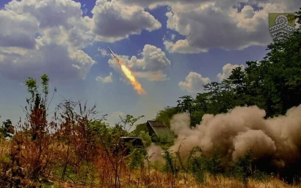 Окупанти використали форму ЗСУ з білими пов’язками під час штурму в районі Пісків – Генштаб ЗСУ