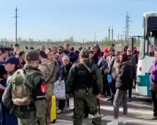 Депортовані в Росію маріупольці повертаються до України через Білорусь