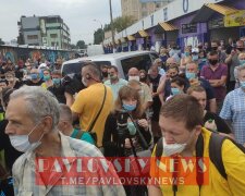 Не вірять владі: на книжковому ринку Петрівка протестують проти його зносу (відео)