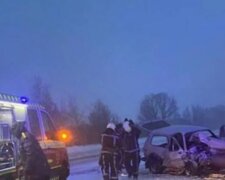 У ДТП під Києва загинула вагітна: тіло вирізали з машини