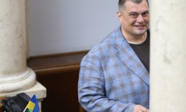 З мене поляна – про що переписуються нардепи у Раді