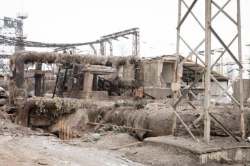 Дипломатичний десант на руїнах: 60 послів побачили наслідки атаки на Дарницьку ТЕЦ